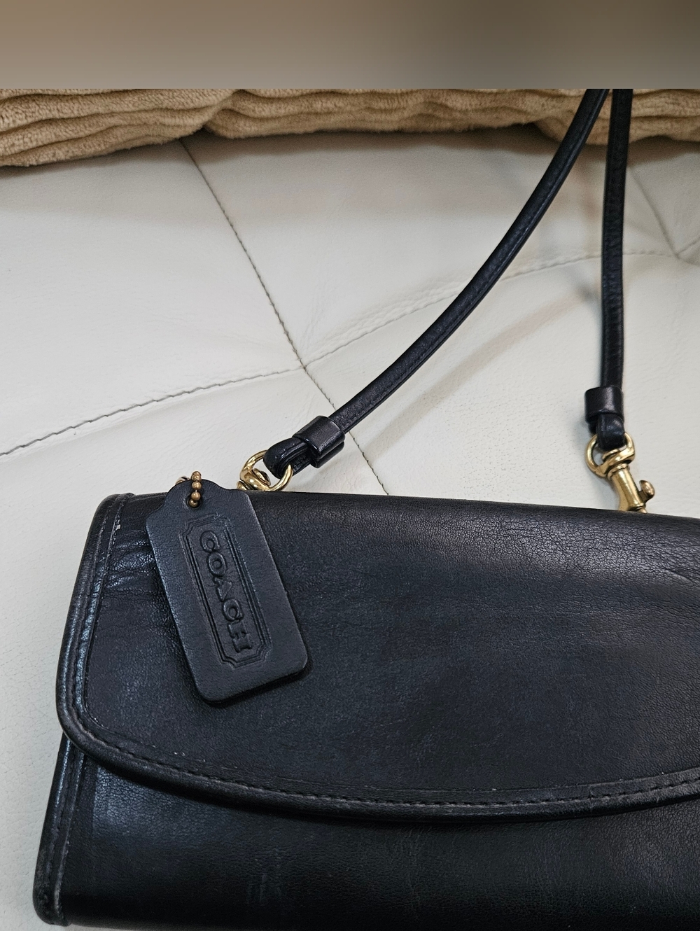 Authenticated Vintage COACH #4873 Black Leather "Envelope Swing Wallet" - Nice!